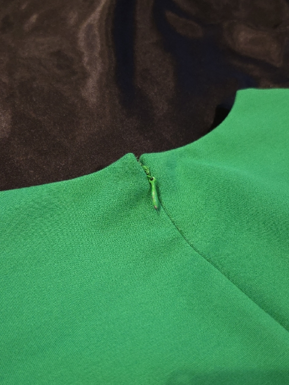 ANTONIO MELANI Emerald Green Cap-Sleeve Sheath Dress - Picture 6 of 7